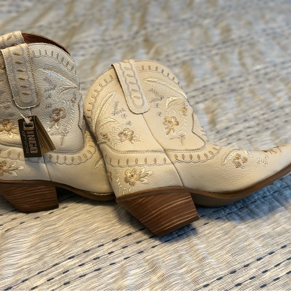 Women's Cream Embroidered Western Boots